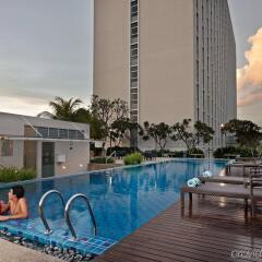 Отель Eastin Hotel Penang Малайзия, Пенанг - отзывы, цены и фото номеров - забронировать отель Eastin Hotel Penang онлайн бассейн