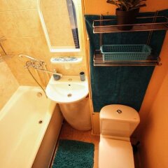 Гостиница MneNaSutki Yablochkova 37B в Москве отзывы, цены и фото номеров - забронировать гостиницу MneNaSutki Yablochkova 37B онлайн Москва ванная