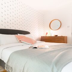 Отель The Kensington Grove - Stylish 2bdr Flat With Private Patio Лондон комната для гостей фото 4