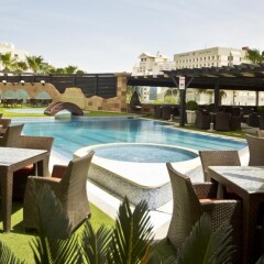 Bristol Hotel бассейн фото 3