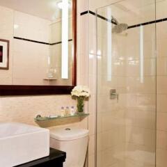 Отель DoubleTree by Hilton New York Downtown 4* Стандартный номер с различными типами кроватей фото 13