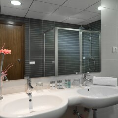 Отель 4R Salou Park Resort I ванная фото 2