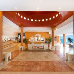 Отель Iberostar Playa Gaviotas - All Inclusive Испания, Джандия-Бич - отзывы, цены и фото номеров - забронировать отель Iberostar Playa Gaviotas - All Inclusive онлайн интерьер отеля