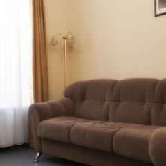 Гостиница Инжэкон в Санкт-Петербурге 7 отзывов об отеле, цены и фото номеров - забронировать гостиницу Инжэкон онлайн Санкт-Петербург комната для гостей фото 2
