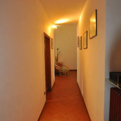 Отель Comfortable 3BD Apt 7min Walk to The Train Station Италия, Флоренция - отзывы, цены и фото номеров - забронировать отель Comfortable 3BD Apt 7min Walk to The Train Station онлайн интерьер отеля