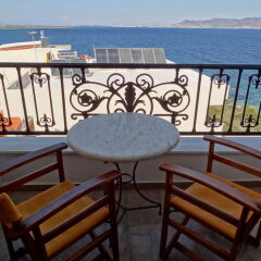 Dionysos Hotel балкон