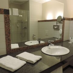 Отель Azimut Cologne City Centre Кёльн ванная