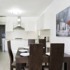 Отель Sea N' Rent - Ramat Aviv 3 Bed Тель-Авив в номере