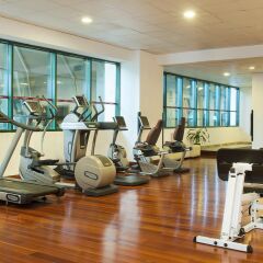 Отель Golden Tulip Sharjah ОАЭ, Шарджа - 1 отзыв об отеле, цены и фото номеров - забронировать отель Golden Tulip Sharjah онлайн фитнесс-зал фото 3