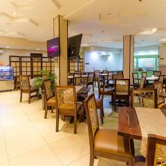 Отель Microtel Inn And Suites Davao Филиппины, Давао - отзывы, цены и фото номеров - забронировать отель Microtel Inn And Suites Davao онлайн питание