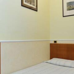 Hotel Virgilio сейф в номере