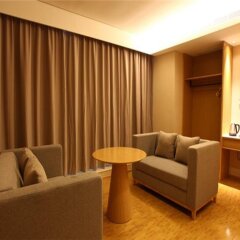 Отель Ji Hotel Shanghai Hongqiao Hub Jiuting Китай, Шанхай - отзывы, цены и фото номеров - забронировать отель Ji Hotel Shanghai Hongqiao Hub Jiuting онлайн комната для гостей фото 2