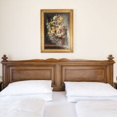 Hotel Castel Rundegg Меран сейф в номере