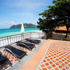 Отель Phi Phi Long Beach Resort & Villa фото 3