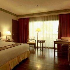 Отель Waterfront Insular Hotel Davao Филиппины, Давао - отзывы, цены и фото номеров - забронировать отель Waterfront Insular Hotel Davao онлайн комната для гостей фото 5
