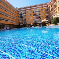 Апартаменты Menada Sunny Day 1 Apartments бассейн