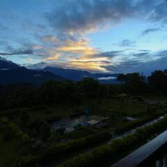 Отель Himalayan Deurali Resort Непал, Лехнат - отзывы, цены и фото номеров - забронировать отель Himalayan Deurali Resort онлайн балкон