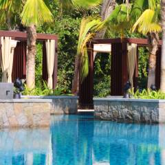 Отель The H Resort Beau Vallon Beach бассейн