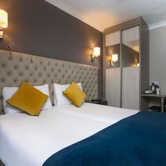 Отель Dublin Central Inn сейф в номере