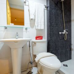 Отель Alejandra Hotel Филиппины, Макати - отзывы, цены и фото номеров - забронировать отель Alejandra Hotel онлайн ванная фото 2