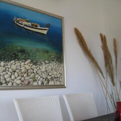 Отель Trident Beach Front Suite Кипр, Протарас - отзывы, цены и фото номеров - забронировать отель Trident Beach Front Suite онлайн интерьер отеля фото 2