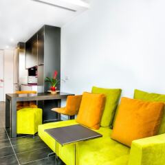 Апартаменты Cosmo Apartments Sants комната для гостей фото 9
