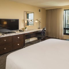 Отель Hilton Tampa Downtown США, Тампа - отзывы, цены и фото номеров - забронировать отель Hilton Tampa Downtown онлайн удобства в номере