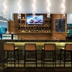 Отель Grand Millennium HongQiao Shanghai Китай, Шанхай - отзывы, цены и фото номеров - забронировать отель Grand Millennium HongQiao Shanghai онлайн гостиничный бар
