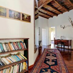 Апартаменты Trevi Comfortable Terrace Apartment развлечения