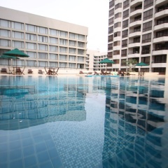 Отель Crescat Residencies Apartments Шри-Ланка, Коломбо - отзывы, цены и фото номеров - забронировать отель Crescat Residencies Apartments онлайн бассейн