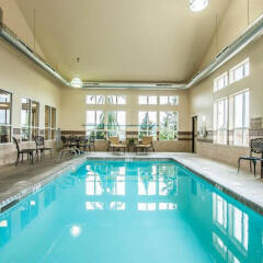 Отель Comfort Inn And Suites McMinnville бассейн фото 3