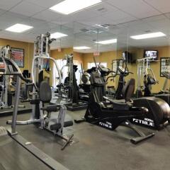 Отель Clarion Inn & Suites Clearwater фитнесс-зал фото 4