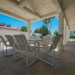 Отель Luxurious 5BR near Las Vegas Strip США, Лас-Вегас - отзывы, цены и фото номеров - забронировать отель Luxurious 5BR near Las Vegas Strip онлайн бассейн фото 2