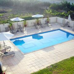 Апартаменты Angela Holiday Apartments бассейн