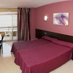 Отель Medplaya Hotel Calypso Испания, Салоу - отзывы, цены и фото номеров - забронировать отель Medplaya Hotel Calypso онлайн комната для гостей фото 4