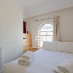 Отель 2 Bedroom House in Maida Vale With Balcony комната для гостей фото 4