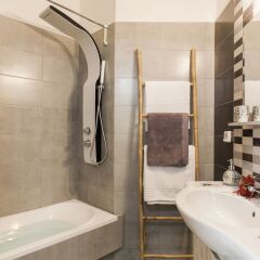 Апартаменты High Class Huge Central Apartment ванная