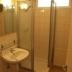Отель Carmen Венгрия, Будапешт - отзывы, цены и фото номеров - забронировать отель Carmen онлайн ванная фото 3
