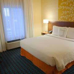 Отель Fairfield Inn & Suites by Marriott Columbus Airport США, Колумбус - отзывы, цены и фото номеров - забронировать отель Fairfield Inn & Suites by Marriott Columbus Airport онлайн комната для гостей фото 4