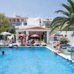 Отель Apartamentos Tramuntana спортивное сооружение