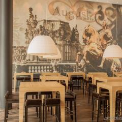 Отель Motel One Dresden am Zwinger Германия, Дрезден - отзывы, цены и фото номеров - забронировать отель Motel One Dresden am Zwinger онлайн питание