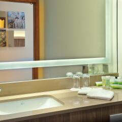 Отель Courtyard by Marriott Brussels EU Бельгия, Брюссель - 1 отзыв об отеле, цены и фото номеров - забронировать отель Courtyard by Marriott Brussels EU онлайн ванная