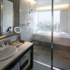 Отель The Strings By Intercontinental Tokyo Токио ванная фото 2