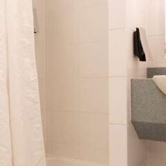 Отель Best Western Hotel Docklands Бельгия, Антверпен - отзывы, цены и фото номеров - забронировать отель Best Western Hotel Docklands онлайн ванная