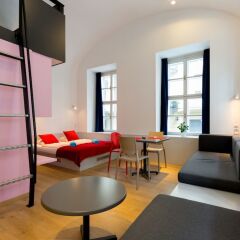 Апартаменты Dice Apartments комната для гостей