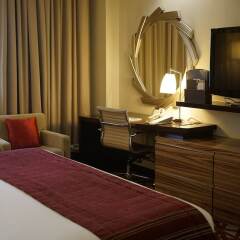 Отель Crowne Plaza Dubai - Deira Дубай удобства в номере фото 2