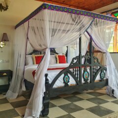 Dhow Palace Hotel