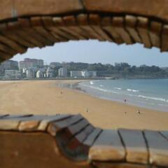 Отель City House Alisas Santander пляж
