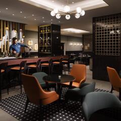 Отель Crowne Plaza Zürich гостиничный бар