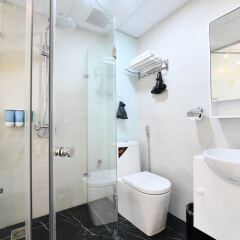 Отель Hanoi Bella Rosa Trendy Hotel Вьетнам, Ханой - отзывы, цены и фото номеров - забронировать отель Hanoi Bella Rosa Trendy Hotel онлайн ванная фото 2